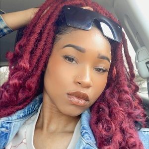 Meet your Posher, Anaya